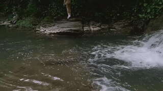 Putain chaud amazon et juteuse sperme sur le cul