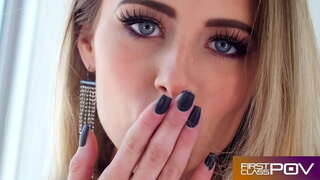 Стройная Красотка Кайлер Куинн Трахается Биринчи Жактын Атынан