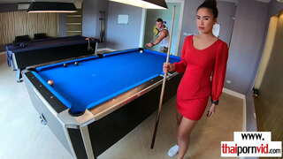 Big boobed amatør asian slut kneppet af en stor pik hvid