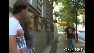 E hòmber ta sinti i mira fihando