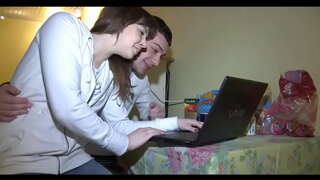 ���່າໄຫ້ໃຊ້ເວລາອອກຂອງລາວເສື້ອຟ້າ