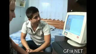 Trè laj legal tinedjè fi kanpe doggy mòd