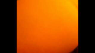 ˹�어 먹는 동안 그녀의 부모들은 다른 방에