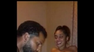 Γλείψε το μουνί