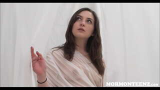 Маладая мормонка Пеппер Старпом Смокча Член Царкоўнага Боса За Белай Прасцінай