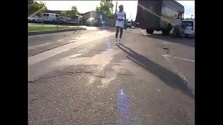 שוואַרץ האָן אין די ענג טאָכעס עבאַני