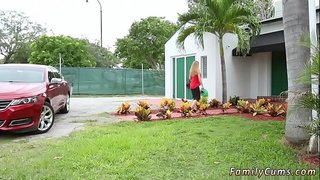 ���ండ్రి మరియు చిన్న compeer యొక్క కుమార్తెలు అందరికీ xxx He had no choice but to