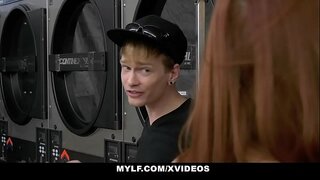 Stricta Twat (VannaBardot) Habet Eam Clit Quoque Per MILF (SereneSiren)