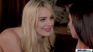 Zeshkane është në kërkim për largët dhe e pyet saj bjonde largët në qoftë se ajo e di ku është.Të gjithë të zhveshur ajo kthesë me të largëta në prapanicën e saj.të gjitha e saj në pjesë të liroj e saj deri dhe ajo seduces e saj.Ata puth dhe ajo bas saj pidhi para ulur fytyrë e saj