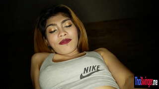 Nyanggakeun catetan urang quickie bangsat manéhna ka dirina Thailand pamajikan