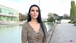 НЯМЕЦКІ РАЗВЕДЧЫК - СІМПАТЫЧНАЯ АДКРЫТАЯ ДЗЯЎЧЫНА СПАКУШАЕ НА СЭКС НА ФАЛЬШЫВАЙ ПРАЦЫ МАДЭЛІ